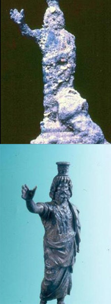 من البحر: تمثال الآلهة 