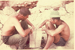 אמיר עם יורם צפריר בחפירות מצדה 1963