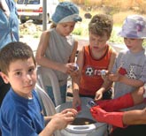 ילדי העיר מודיעין מתנדבים בחפירות ברמלה הקדומה