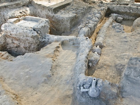 Pictures of the fountain and the plumbing - Photographic credit: Assaf Peretz; courtesy of the Israel Antiquities Authority