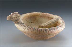 Bowl-shaped Spout Painted 
 Photographer:Koren Miki