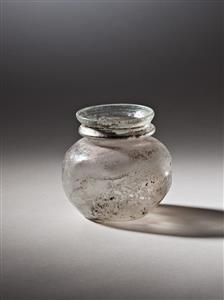 Small Jar  
 Photographer:Meidad Suchowolski