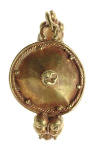 Earring
Photographer:Mariana Salzberger