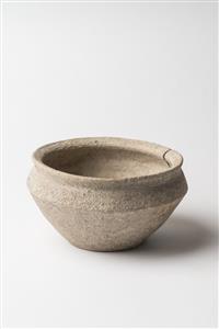 Carinated Bowl (once) Grey Burnished 
 Photographer:Meidad Suchowolski