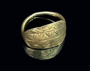 Finger-Ring Inscribed 
 Photographer:Clara Amit