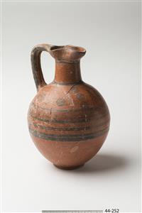 Jug Cypro-Phoenician 
 Photographer:Meidad Suchowolski