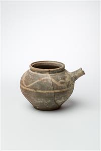 Teapot Megiddo Family 
 Photographer:Meidad Suchowolski