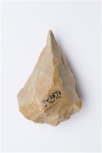 Handaxe  
 Photographer:Meidad Suchowolski