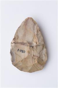 Handaxe  
 Photographer:Meidad Suchowolski