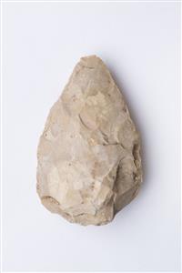 Handaxe  
 Photographer:Meidad Suchowolski