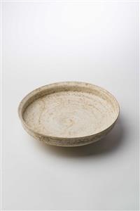 Carinated Bowl (once) Eggshell 
 Photographer:Meidad Suchowolski