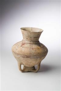 Jericho Vase With Three Loop-Handle-Shaped Feet 
 Photographer:Meidad Suchowolski