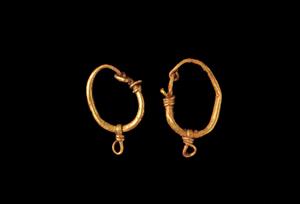 Pair of Earrings
Photographer:Yolovitch Yael