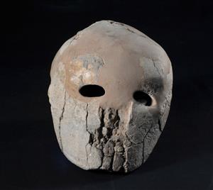 Plastered Human Skull  
 Photographer:Yolovitch Yael