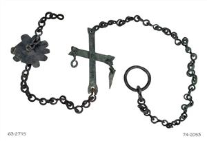 Chain Candelabrum Cross  
 Photographer:Unknown