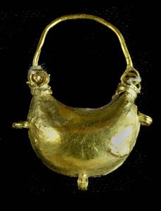 Earring Crescent