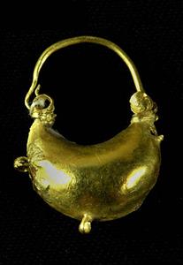 Earring Crescent