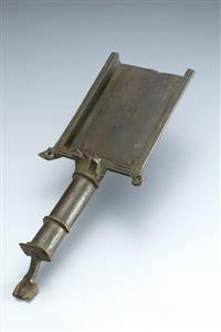 Incense Shovel Decorated in Relief
 Photographer:Koren Miki