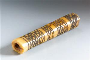 Handle Engraved
 Photographer:Koren Miki