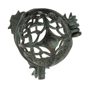 Base Censer With Vegetal Decoration
 Photographer:Salzberger Mariana