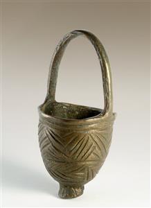 Small Bowl Basket Handled
Photographer:Clara Amit