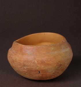Small Bowl Slipped Red
Photographer:Clara Amit