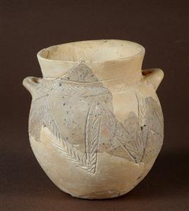 Small Jar Engraved
Photographer:Clara Amit