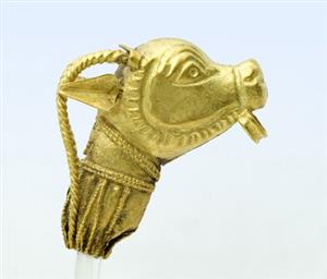 Earring Zoomorphic
Photographer:Clara Amit