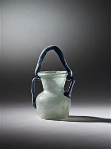 Small Jar Basket
Photographer:Meidad Suchowolski