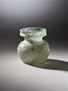 Small Jar  
 Photographer:Meidad Suchowolski