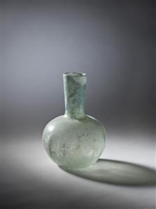 Bottle  
 Photographer:Meidad Suchowolski