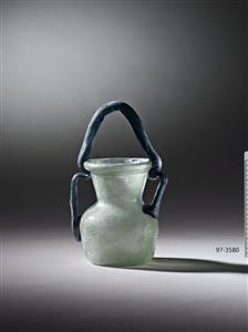 Small Jar Basket
Photographer:Meidad Suchowolski