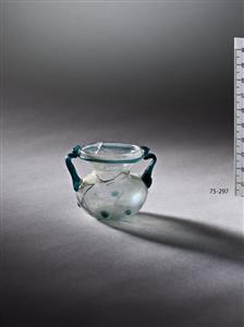 Small Jar  
 Photographer:Meidad Suchowolski