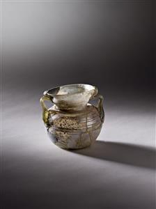 Small Jar  
 Photographer:Meidad Suchowolski