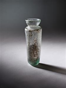Bottle  
 Photographer:Meidad Suchowolski
