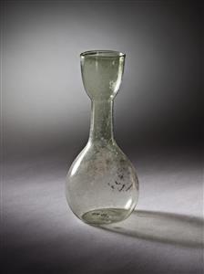 Bottle  
 Photographer:Meidad Suchowolski