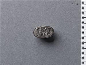 Stamp Seal  
 Photographer:Meidad Suchowolski