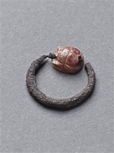 Signet Ring
Photographer:Meidad Suchowolski
