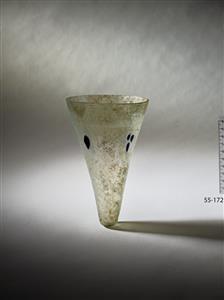 Stemmed lamp  
 Photographer:Meidad Suchowolski