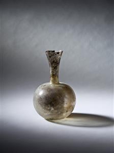 Bottle  
 Photographer:Meidad Suchowolski