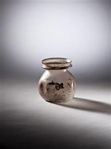 Small Jar  
 Photographer:Meidad Suchowolski