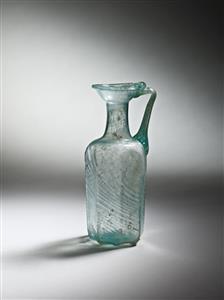 Juglet Octagonal
Photographer:Meidad Suchowolski