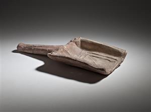 Incense Shovel
Photographer:Meidad Suchowolski