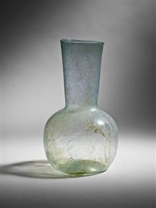 Bottle  
 Photographer:Meidad Suchowolski