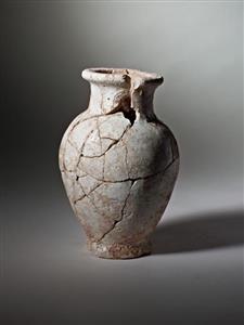 Small Bottle Egyptian 
 Photographer:Meidad Suchowolski