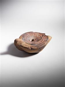 Lamp With Decorated Discus (lamp)
Photographer:Meidad Suchowolski