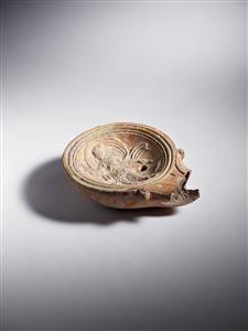 Lamp Roman Imperial
Photographer:Meidad Suchowolski