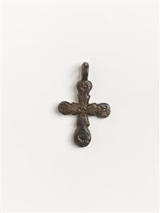 Pendant Cross 
 Photographer:Meidad Suchowolski