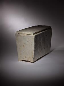 Ossuary & Lid Inscribed
Photographer:Meidad Suchowolski