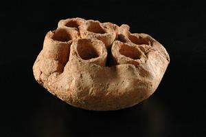 Seven-Cupped Bowl
Photographer:Yolovitch Yael